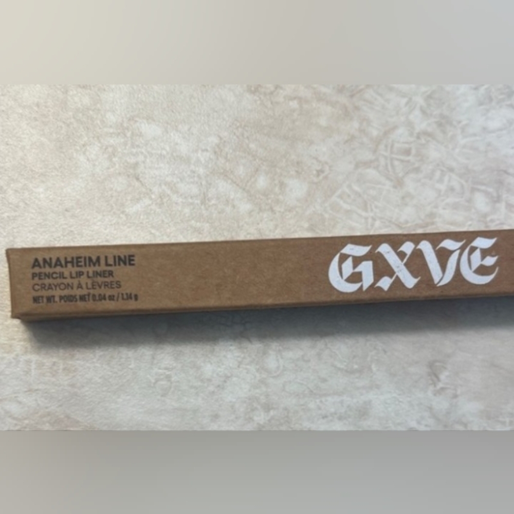 GXVE By Gwen Stefani  Anaheim Line Pencil Lip Liner